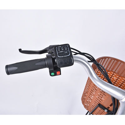 จักรยานไฟฟ้าสำหรับสุภาพสตรีน้ำหนักเบา 12.5Ah 6 เกียร์ 25 กม. / ชม. พร้อมตะกร้า